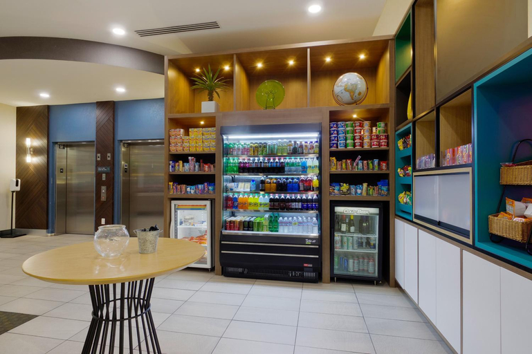 Food & Drinks 5, Holiday Inn Phoenix Airport By IHG, Maricopa
