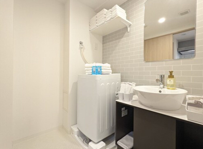 Bathroom 13