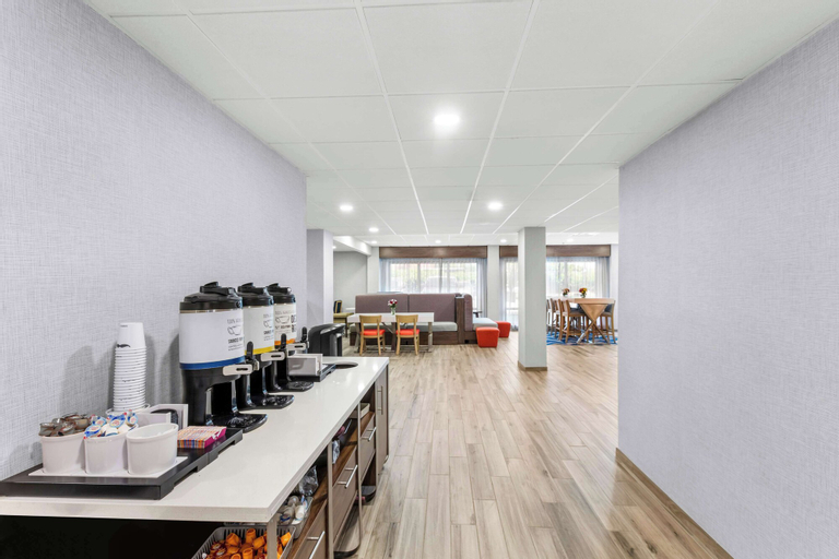 Food & Drinks 5, Hampton Inn Knoxville - Airport, Blount