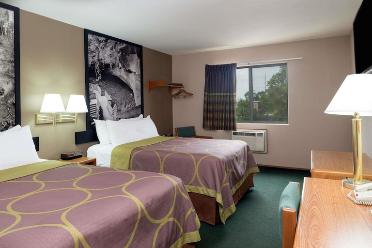 Bedroom 2, Super 8 By Wyndham Omaha Ne, Douglas