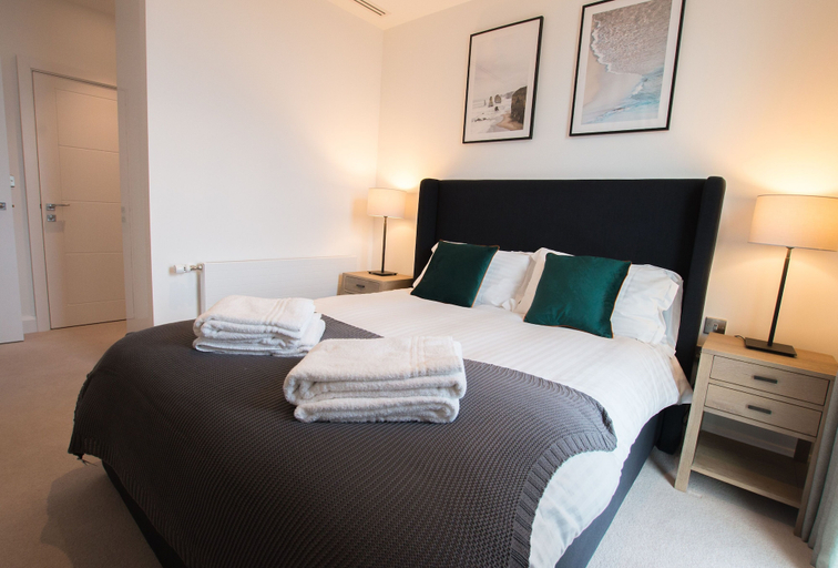 Bedroom 3, Charles Hope Apartment Canary Wharf, London