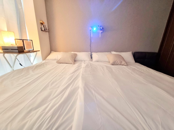 Bedroom 1, City Heights, Osaka