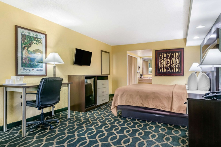 Bedroom 3, Clarion Inn International Drive, Orange