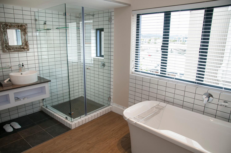 Bathroom 5, The Turbine Hotel and Spa, Eden