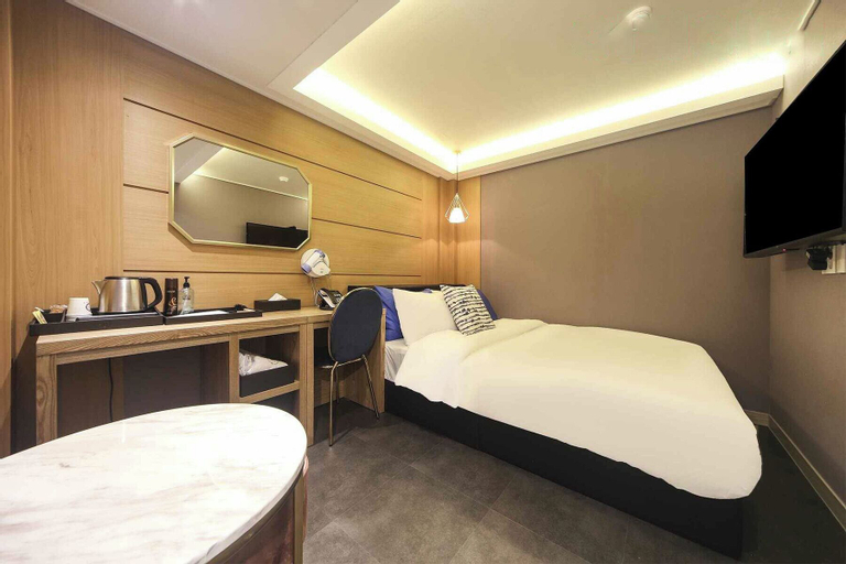 Bedroom 12