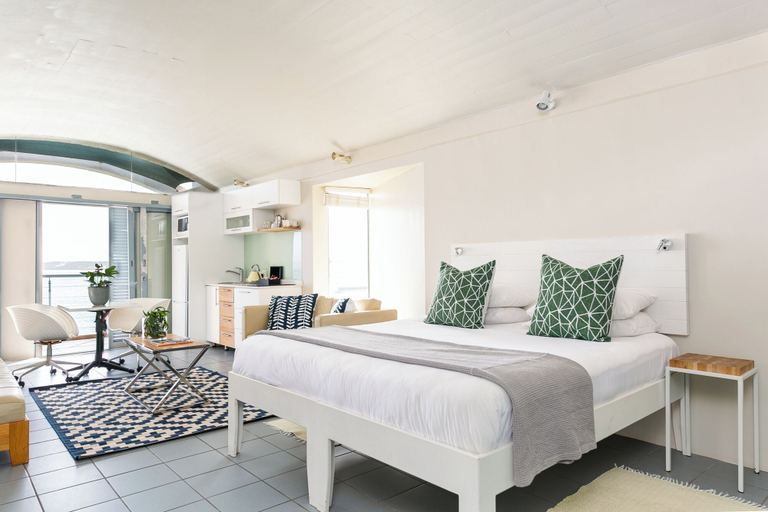 Bedroom 2, Speelhuis Studios, West Coast