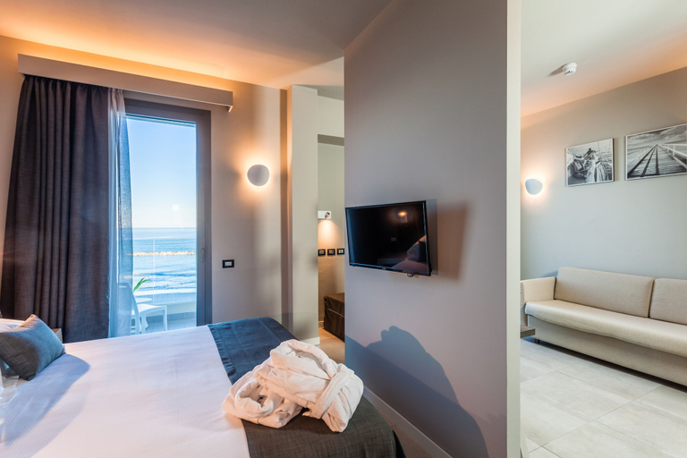 Bedroom 4, Nautilus Family Hotel, Pesaro E Urbino