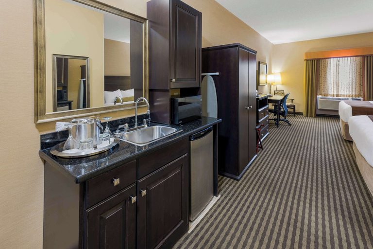 Bathroom 4, Best Western Sunrise Inn & Suites, Division No. 11