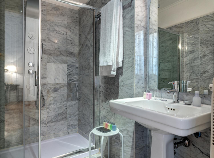 Bathroom 4