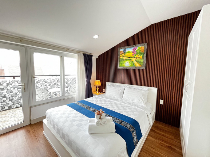 Bedroom 24