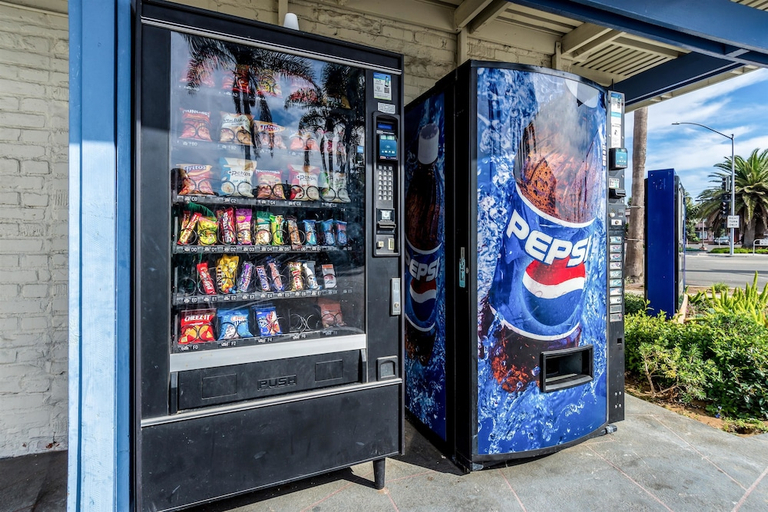 Food & Drinks, Motel6 Oceanside, CA - Marina, San Diego