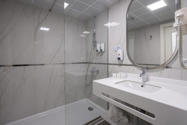 Bathroom 5, Mirada Del Mar Hotel, Kemer
