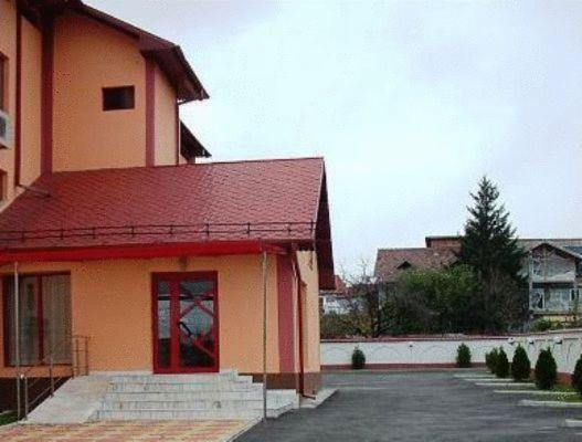 Others 4, Hotel Maria, Ramnicu Valcea