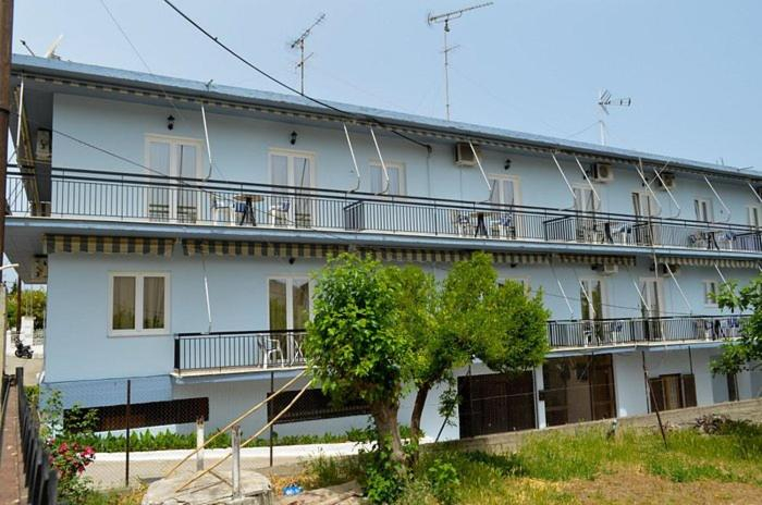 Others 5, Jimmy's Apartments, West Greece