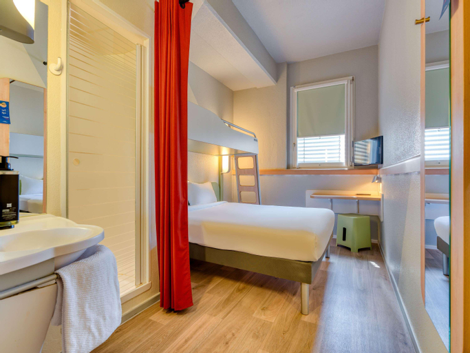 Bedroom 18