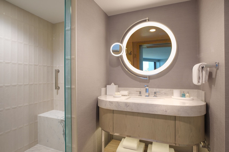 Bathroom 4, VEA Newport Beach, A Marriott Resort & Spa, Orange