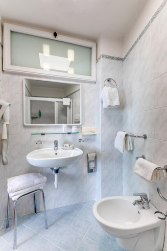 Bathroom 5, Margareth, Rimini