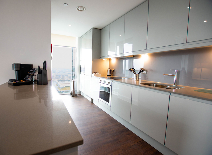 Others 5, Charles Hope Apartment Canary Wharf, London