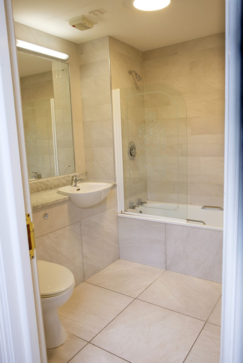 Bathroom 2, Charlemont Arms Hotel, Armagh, Banbridge and Craigavon