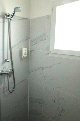 Bathroom 4, Hotel Fleur de Re, Charente-Maritime