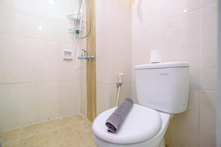 Bedroom 2, Simply and Enjoy Living Studio Taman Melati Margonda Apartment By Travelio, Depok
