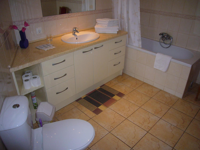 Bathroom 4, Family, Kauno