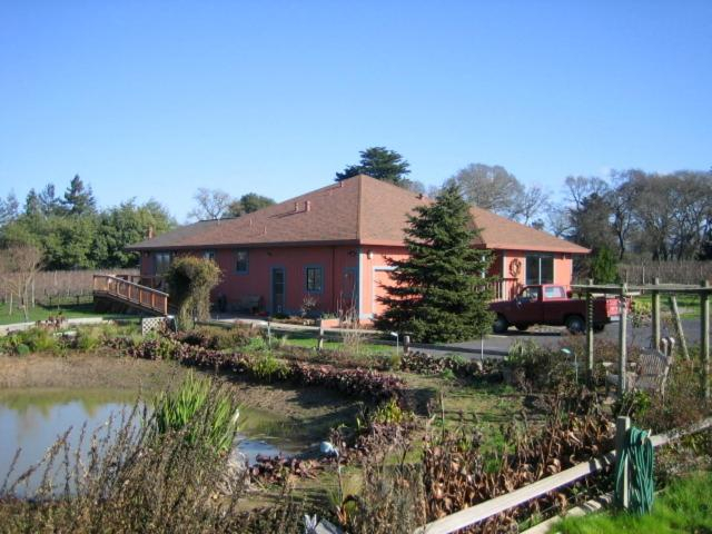 Exterior & Views, Pearlessence Vineyard Inn, Sonoma