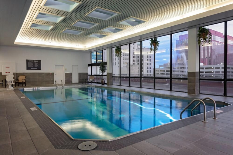 Sport & Beauty 2, DoubleTree by Hilton Omaha Downtown, Douglas