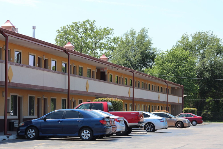 Exterior & Views 2, Motel 6 Oklahoma City, OK - Frontier City, Oklahoma