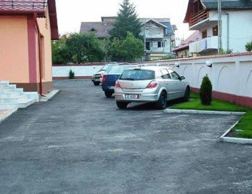 Others 2, Hotel Maria, Ramnicu Valcea