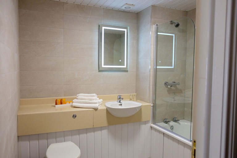 Bathroom 4, Charlemont Arms Hotel, Armagh, Banbridge and Craigavon