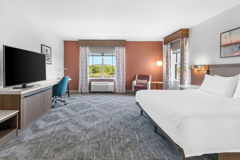 Bedroom 3, Hilton Garden Inn Suffolk Riverfront, Suffolk