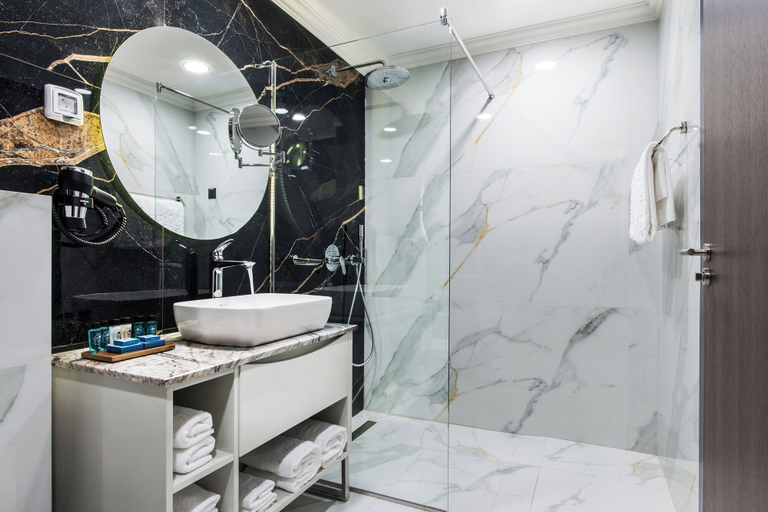 Bathroom 5, Casa di Fiore SPA & Medical Hotel, Balchik