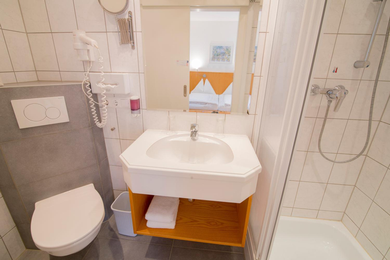 Bathroom 9