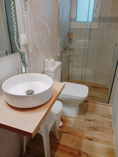 Bathroom 4, Efstratios Hotel, Central Greece