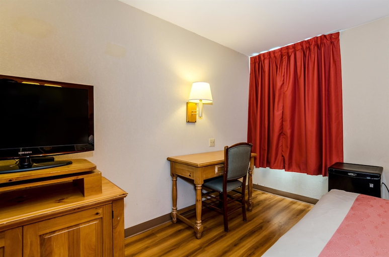 Bedroom 2, Motel6 Newark, DE, New Castle
