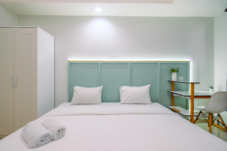 Minimalist Studio Apartment at Evenciio Margonda By Travelio, Depok
