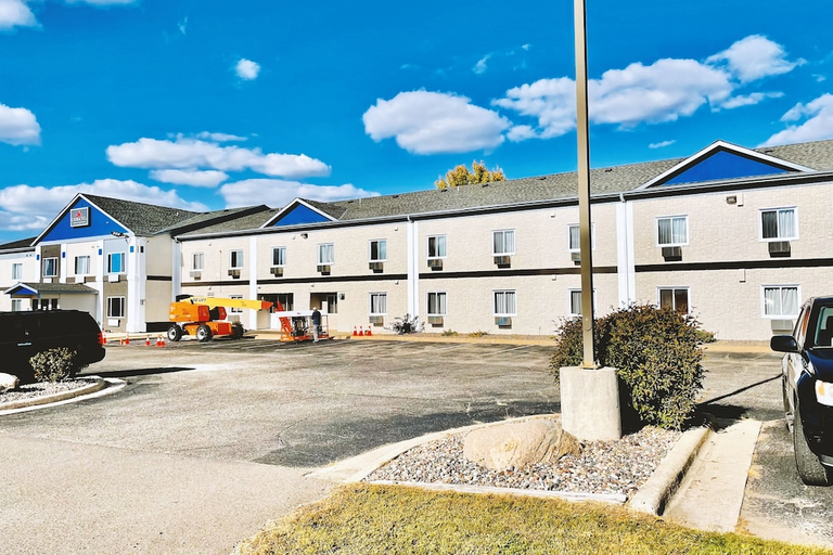 Exterior & Views 2, Coratel Inn & Suites By Jasper Northfield, Rice