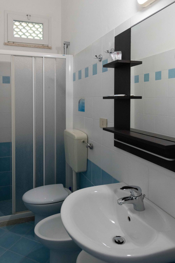 Bathroom 15