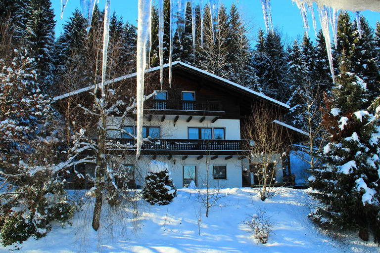 Haus Margarete & Landhaus Karin, Regen