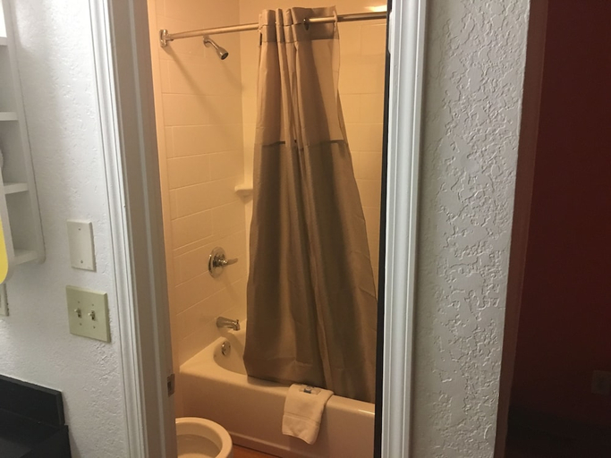 Bathroom 3, Oklahoma City Nw Expressway, Oklahoma