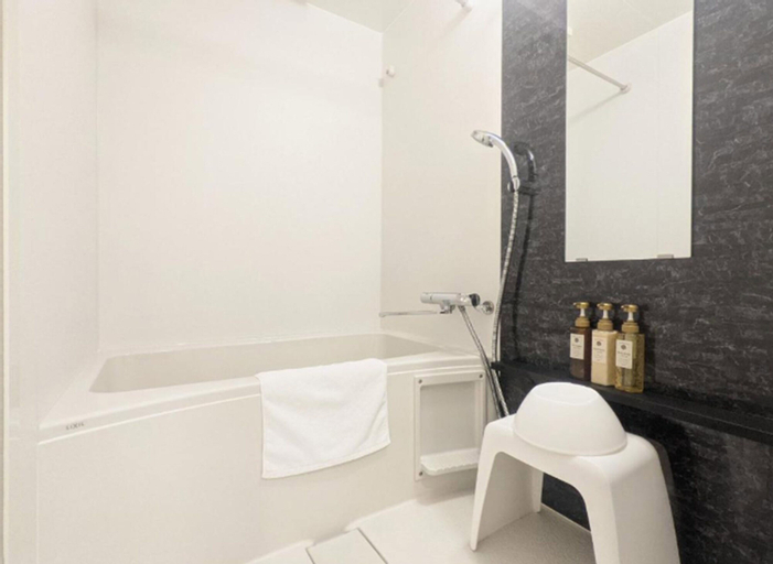 Bathroom 14