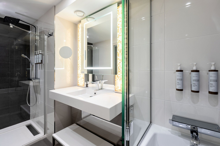Bathroom 9