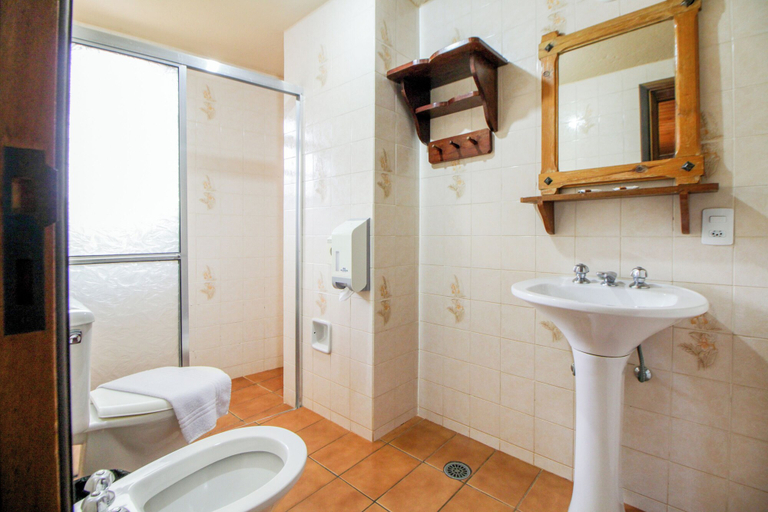 Bathroom 3, VELINN Pousada Villa do Sol, Camanducaia