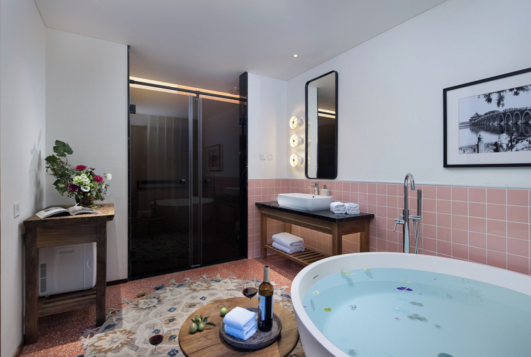 Bathroom 4, Peking Yard Boutique Hotel, Beijing