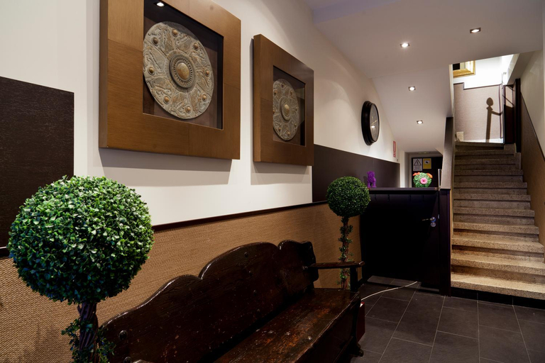 Others 5, Hostal THC Tirso de Molina, Madrid