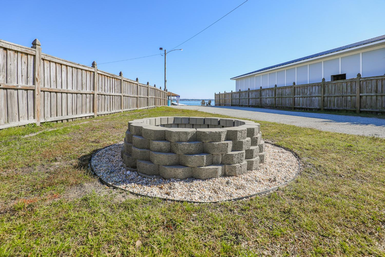 Model Home near Camp Lejeune with Water View, Onslow