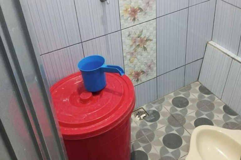Bathroom 12