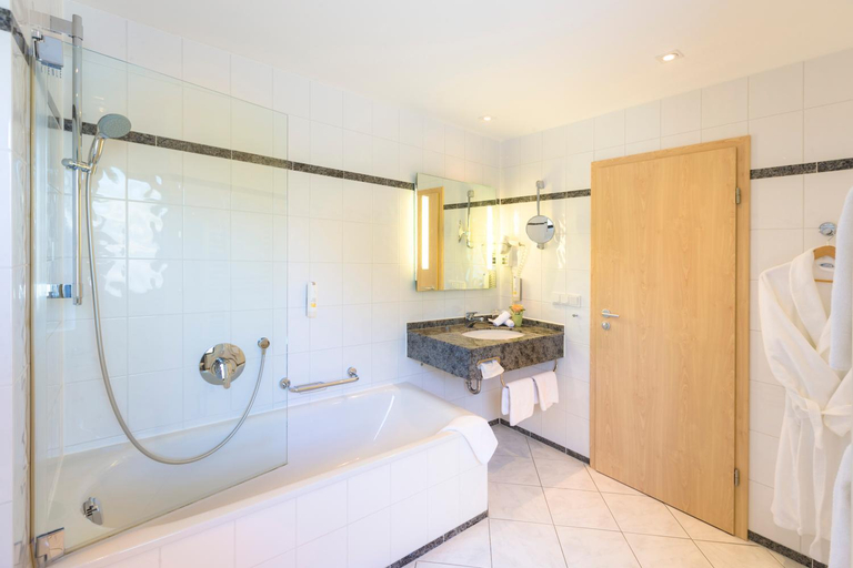 Bathroom 4, Hotel Scheffelhohe, Karlsruhe