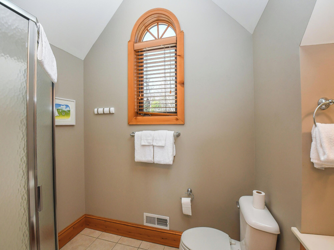 Bathroom 3, Braeside, Garrett
